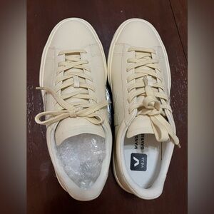 Veja Chromfree Leather Mansur Gavriel Crema Color Sneakers